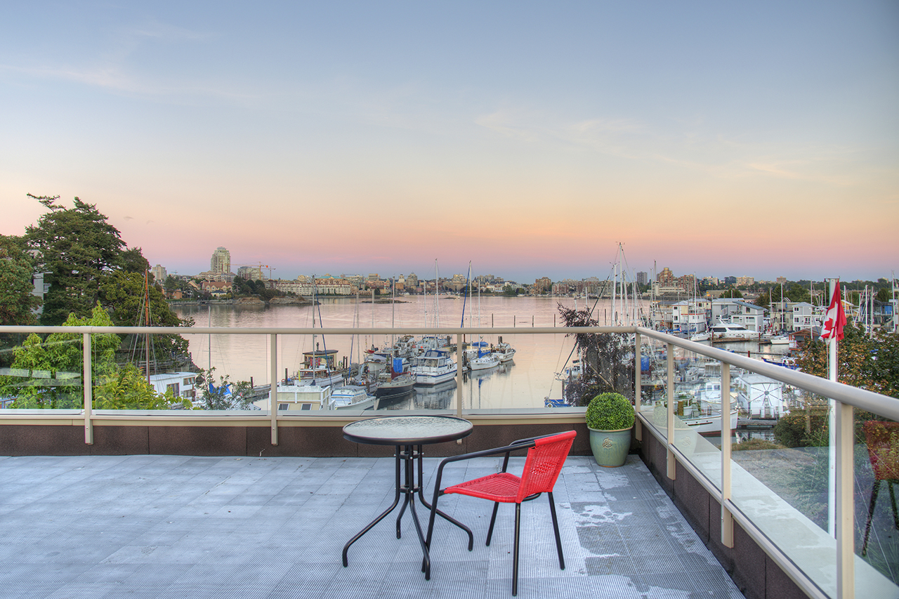 oak bay competitive neighbourhood